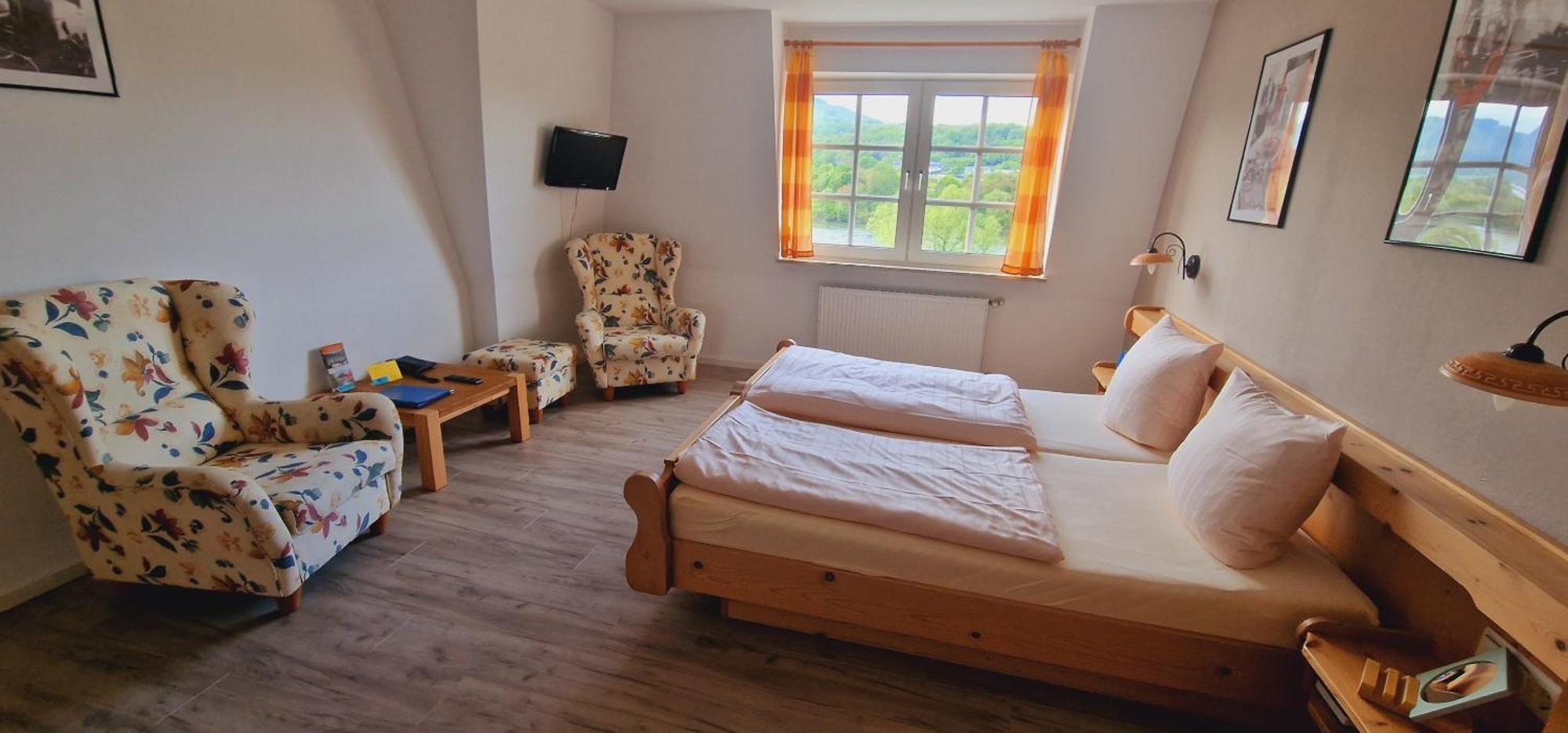 Hotel-Weinhaus Stettler リーザー エクステリア 写真